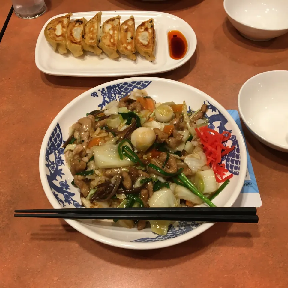 たっぷり豚肉と野菜の旨味あんかけ炒飯+スープバー付き、五目焼きそば、焼き餃子、ドリンクバー、杏仁豆腐(夕飯、バーミヤン)|enarinさん