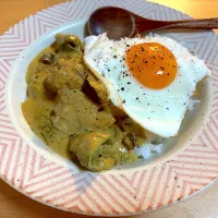 Snapdishの料理写真:グリーンカレー風チキンカレー|さこてんさん