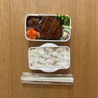 Snapdishの料理写真:とんかつ弁当|まゆぽんさん