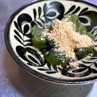 サイリウムで わらび餅風🌿
抹茶味🌿カロリーほぼなくて👌|🌿ぴぴさん