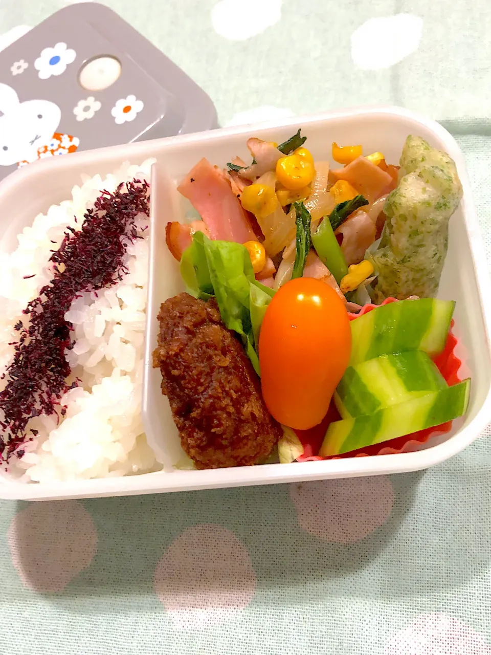 2024.10.23＊今日のお弁当＊小松菜とハムのバター炒め♪♪|rinrin*mama*さん