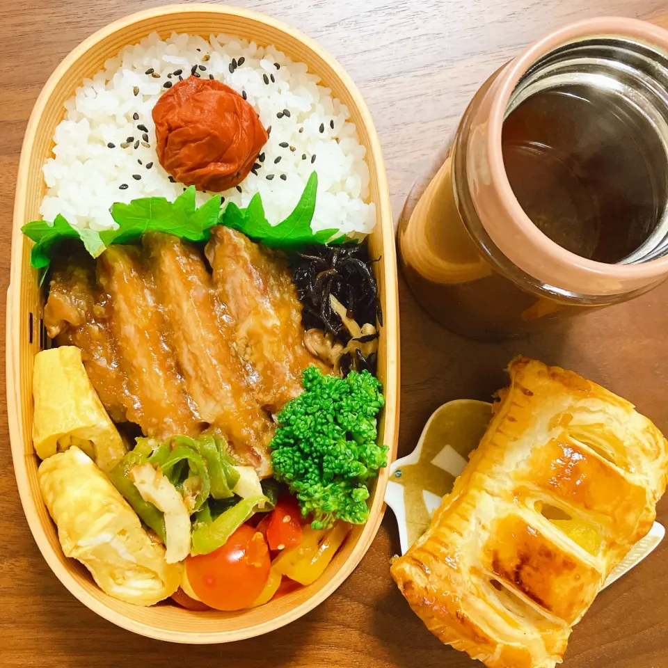 Snapdishの料理写真:トンテキ弁当|あいさん