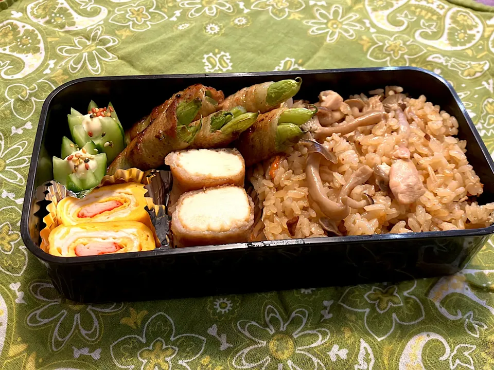 2024.10.23 息子弁当　◎三度豆の肉巻き　◎絹揚げの肉巻き　◎カニかま卵焼き　　◎きのこと鶏の炊き込みご飯|goroさん