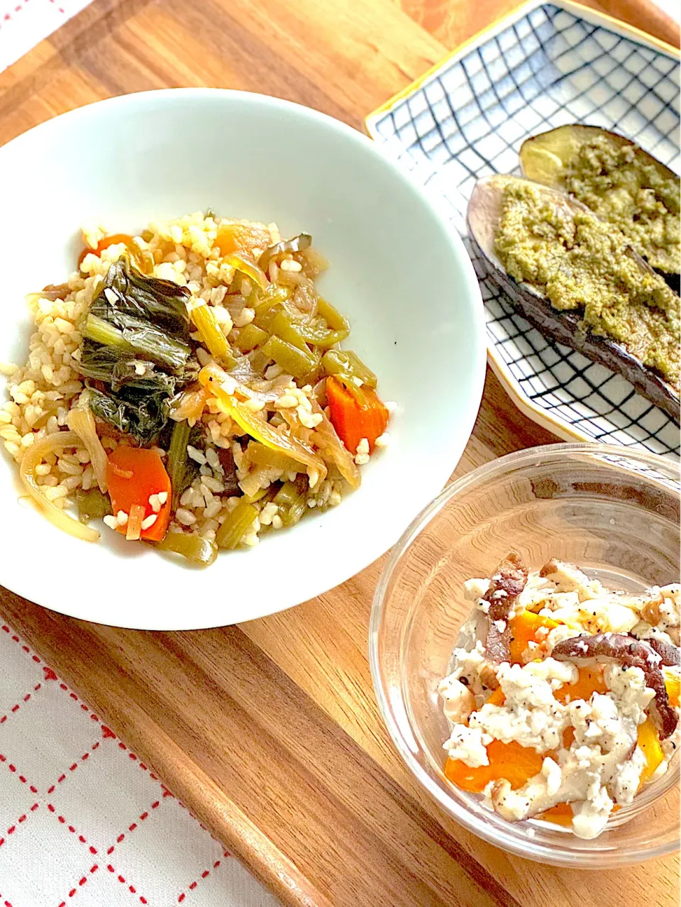 無塩ヴィーガン料理　野菜スープ雑炊　柿の白和　茄子のジェノベーゼ焼き|チイホ✨さん