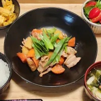 Snapdishの料理写真:🍠さつまいもで作る秋の肉じゃが🍁|Yuunaさん