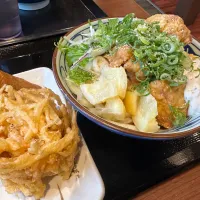 Snapdishの料理写真:タル鶏天ぶっかけ大盛、野菜かき揚げ、いなり|buhizouさん