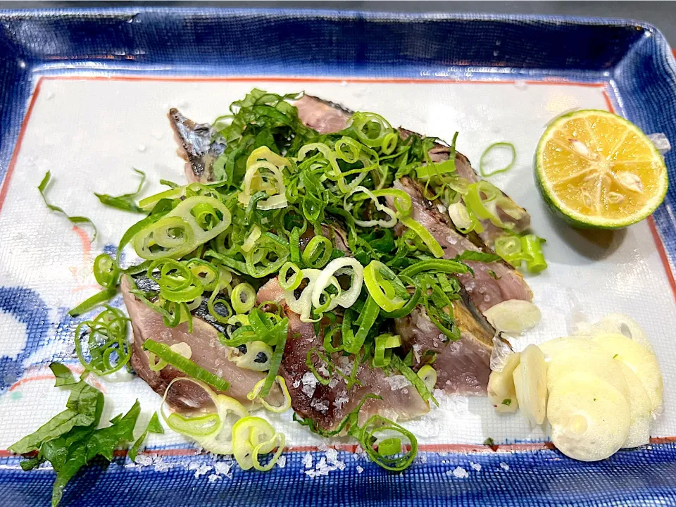 Snapdishの料理写真:スマガツオの塩タタキ🐟|yokoさん