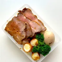 Snapdishの料理写真:チャーシュー丼弁当|コマツ菜さん