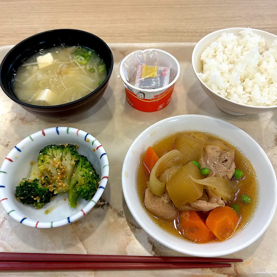 寮の朝ごはん😋|すかラインさん