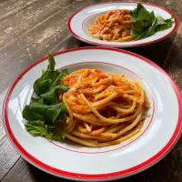 Snapdishの料理写真:七海さんの料理 フレッシュトマトで作る🍅トマトとモッツァレラのパスタ