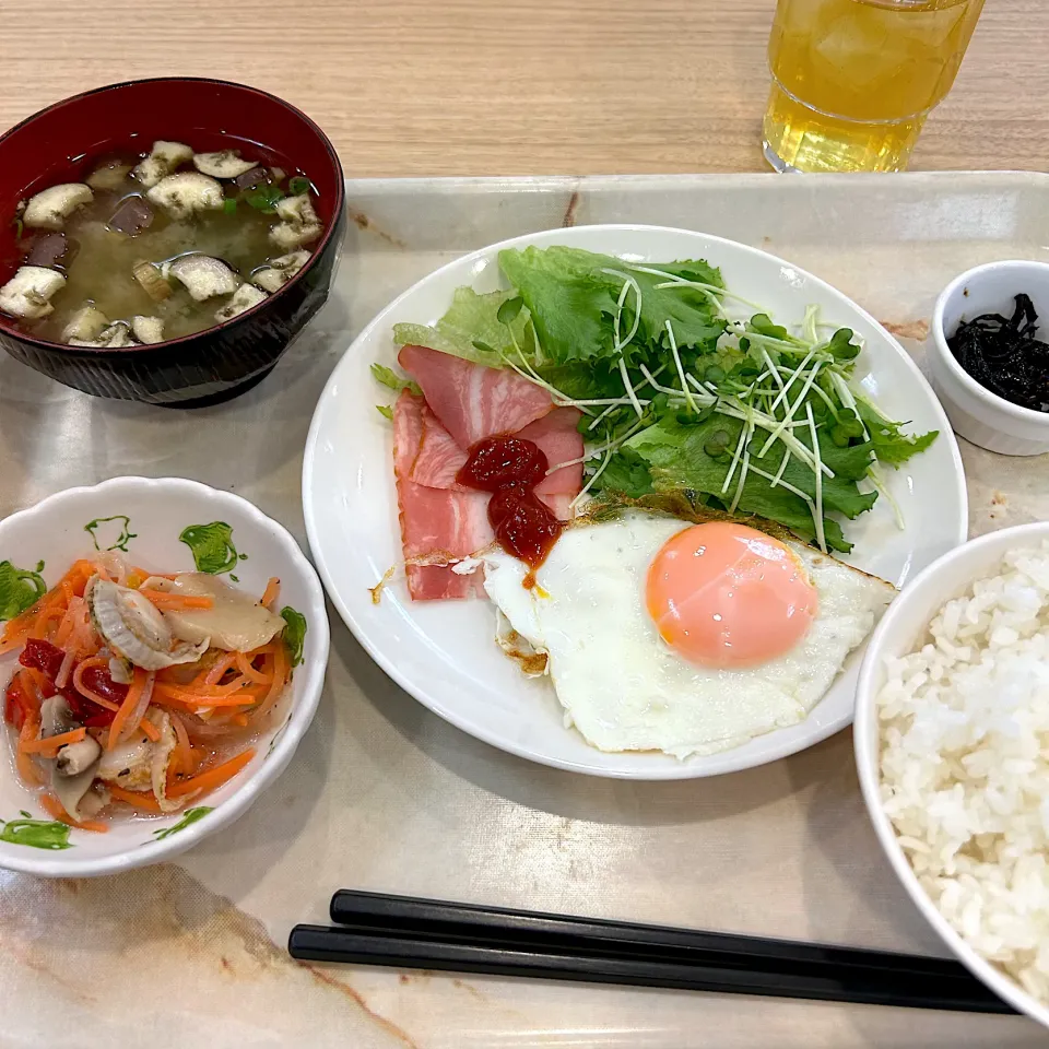 寮の朝ごはん😋|すかラインさん