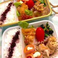 Snapdishの料理写真:2024.10.24  ＊今日のお弁当＊えのきの肉巻き＆🍙付き♪♪|rinrin*mama*さん