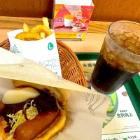 Snapdishの料理写真:月見フォカッチャ＋レギュラーセット（オニポテ＆ペプシコーラ）|tkeakirさん