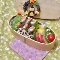 Snapdishの料理写真:人参・オクラの豚ロール☘️の💙ちゃんお弁当　10/24木