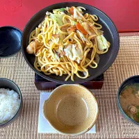 ホルモン焼きそば(*`･ω･)ゞ|だいすけさん