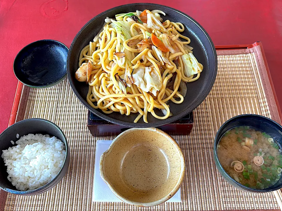 ホルモン焼きそば(*`･ω･)ゞ|だいすけさん