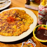 Snapdishの料理写真:Yummy!でこくうまダレ　カリッモチッ食感キムチ豆腐チヂミ🇰🇷|アッコちゃん✨さん