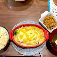 Snapdishの料理写真:とろろご飯　かぼちゃとブロッコリーと鶏もものグラタン　豆腐とわかめの味噌汁　切り干し大根の煮物|おさむん17さん