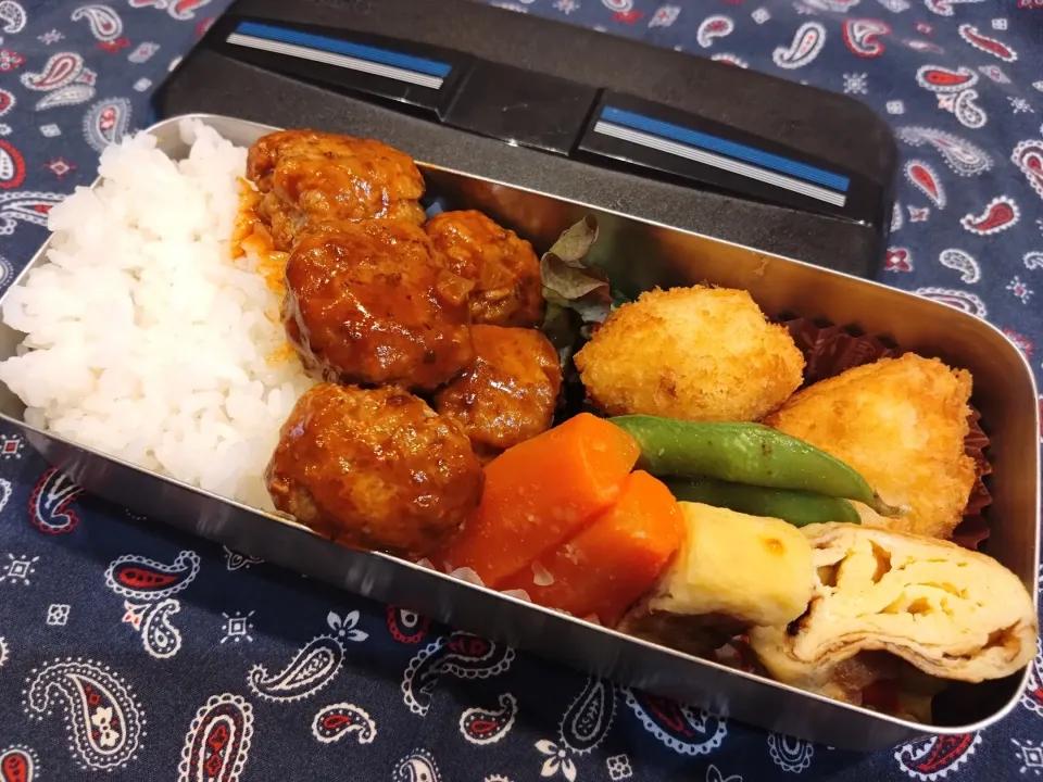 ミートボールとグラコロ弁当|キャンディさん