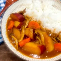 Snapdishの料理写真:さつまいもカレー|sarada.makiさん