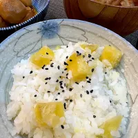 Snapdishの料理写真:芋ご飯🍚|akkaさん