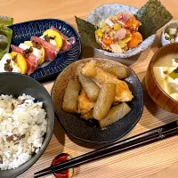 Snapdishの料理写真:手羽元と蒟蒻の甘辛煮