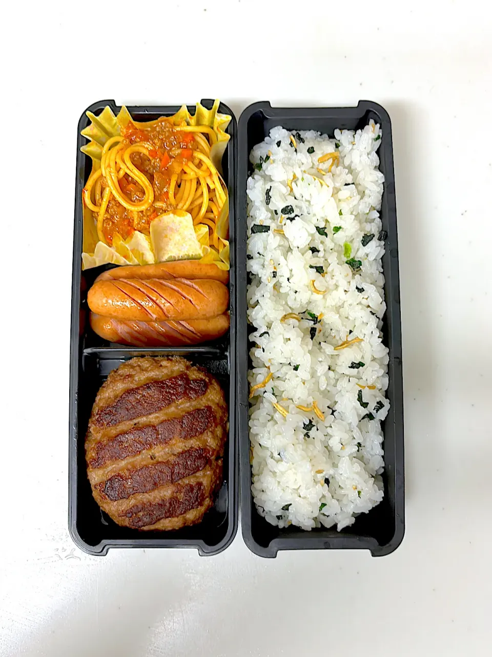 Snapdishの料理写真:高3になった次男くんへ　ハンバーグとミートパスタ弁当|晴れ時々弁当さん