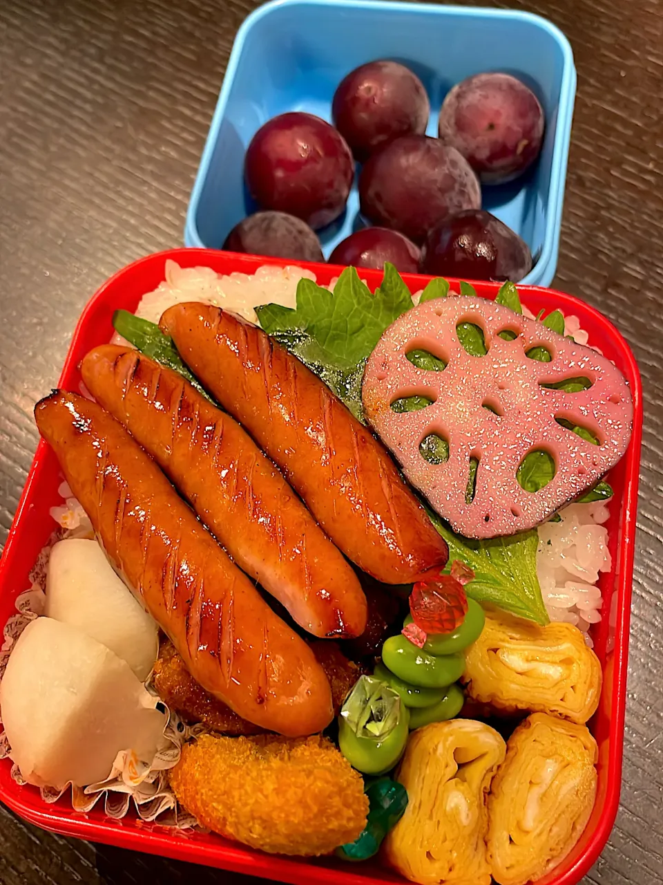 ソーセージのっけ弁当⁉️|雑草シェリーさん