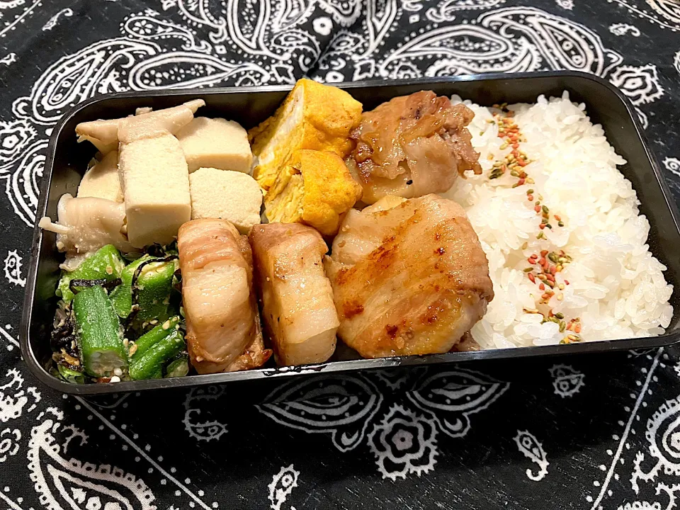 2024.10.25 息子弁当　◎山芋肉巻き　◎高野豆腐と舞茸の煮物　◎おくらのごま和え　◎卵焼き|goroさん