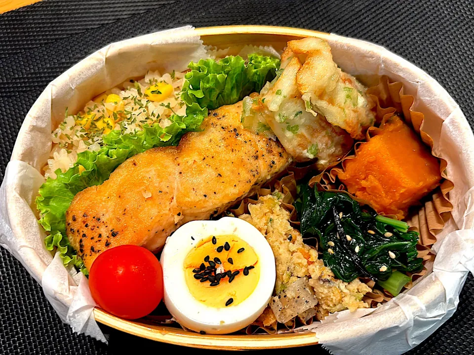 Snapdishの料理写真:サーモンムニエル弁当|hiro♪kouさん