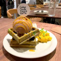 Snapdishの料理写真:Pandan glutinous rice waffles|skyblueさん