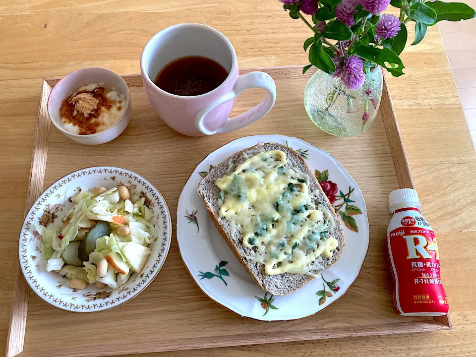 遅めのおひとりさま朝ごはん(*ꆤ.̫ꆤ*)|さくたえさん