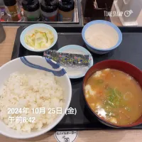 松屋の豚汁朝定食のとろろ芋をチョイス😋| shinozakiさん