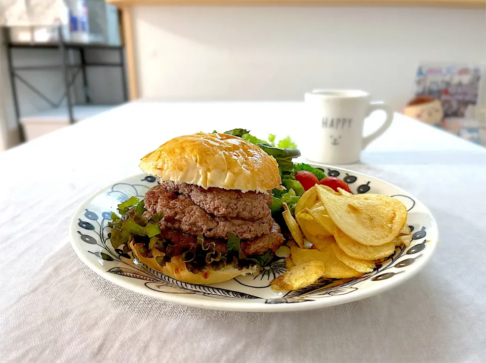 Snapdishの料理写真:トリプルバーガー🍔|ゆかりさん