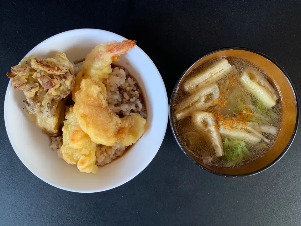 HIMEJIRUSHI様の特選天丼セット　秋・冬
大根と白菜とお揚げの胡麻醤油ドレッシングスープ|そらまめさん