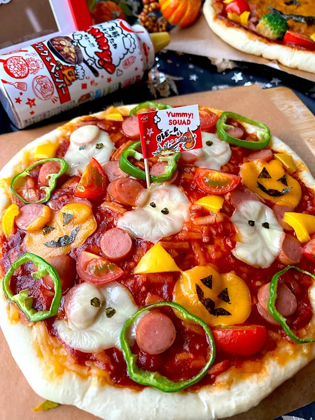 Snapdishの料理・レシピ写真:【Yummy!SQUAD】ハロウィンピザ🎃オバケピザ👻｜ハロウィンパーティーメニューを楽しもう♪