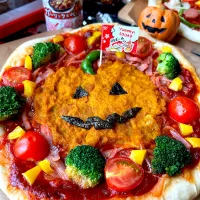 Snapdishの料理写真:【Yummy!SQUAD】ハロウィンピザ🎃かぼちゃバージョン