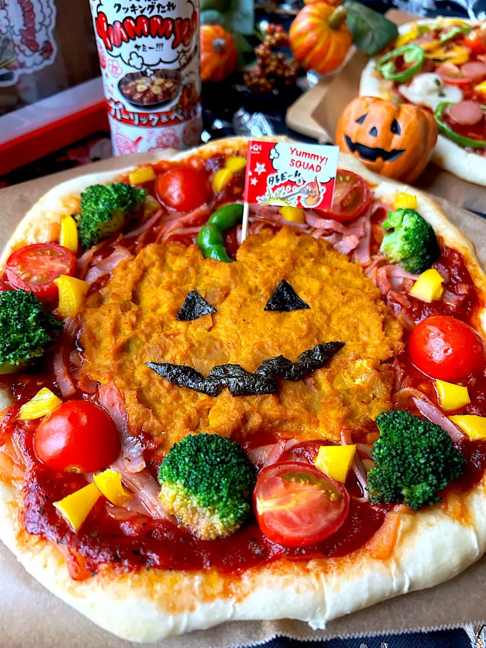 【Yummy!SQUAD】ハロウィンピザ🎃かぼちゃバージョン|まなまな♡さん