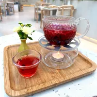 Snapdishの料理写真:Rose and cranberry fruit tea|skyblueさん