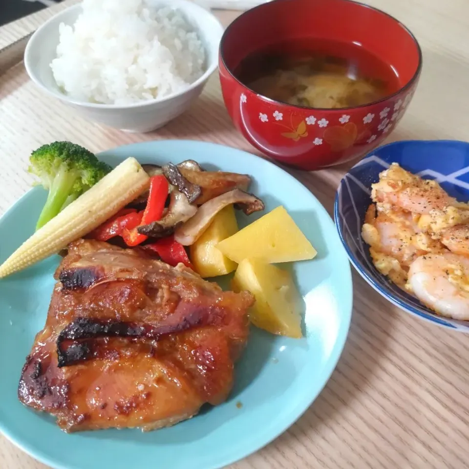 鶏肉のはちみつ味噌焼き、グリル野菜、エビと卵炒め|ちゃいさん