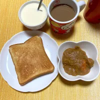 Snapdishの料理写真:カレーとパン|akkoさん