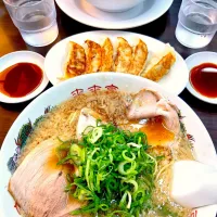 Snapdishの料理写真:ラーメンランチ🍜|つぐみさん