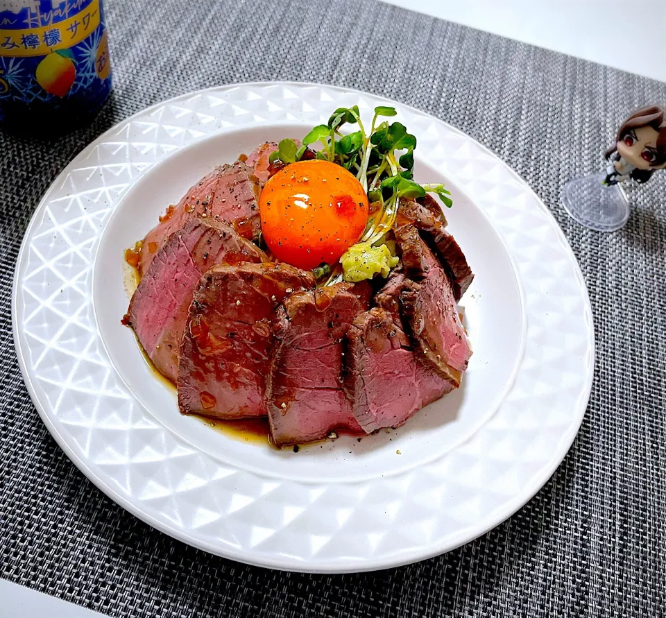 Snapdishの料理写真:ローストビーフ丼|アルティッチョさん