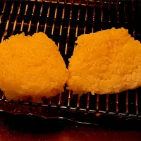 Snapdishの料理写真:すごい形の焼きおにぎり|にゃあ（芸名）さん