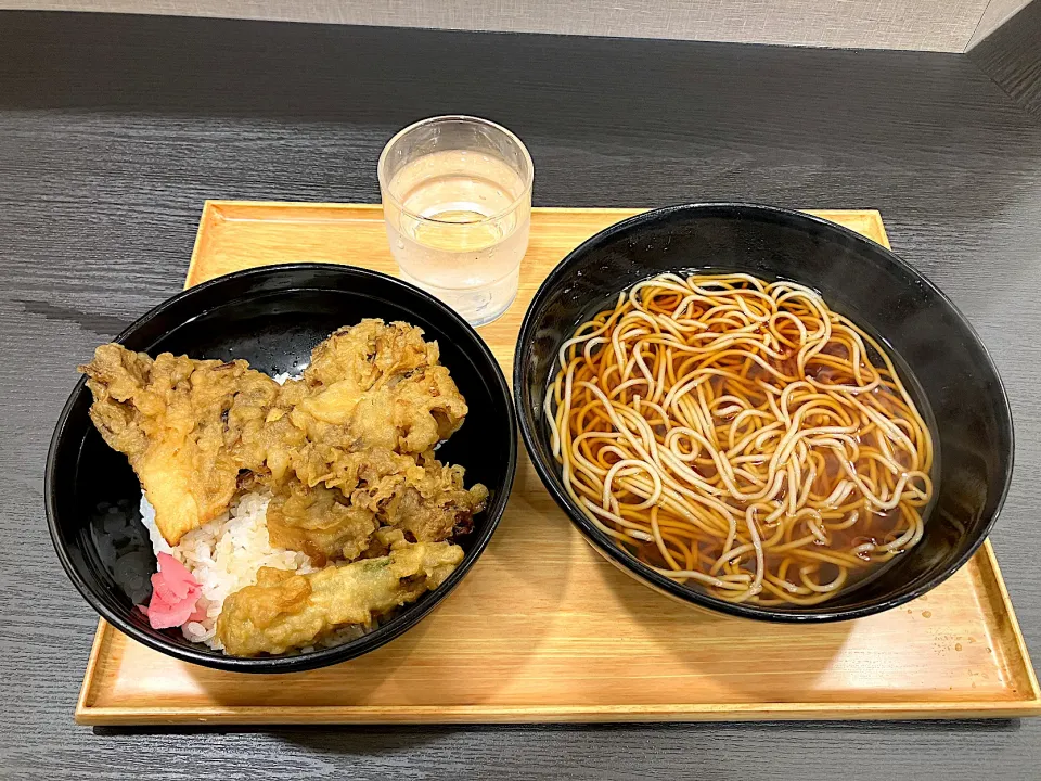 Snapdishの料理写真:舞茸天丼セット|しのぶさん