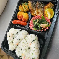 Snapdishの料理写真:おにぎり弁当|景子さん