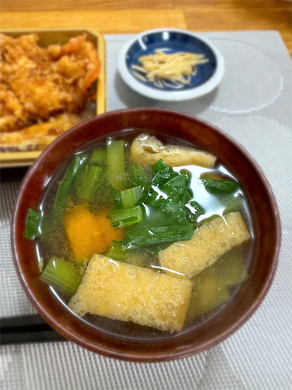 小松菜と油揚げ蒸しカボチャのお味噌汁|morimi32さん