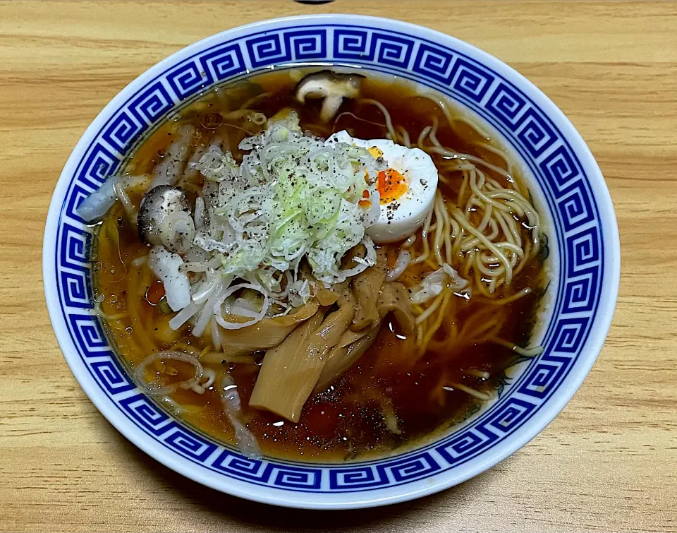 Snapdishの料理写真:ラーメン🍜|料理好きなじいさまさん