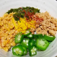 Snapdishの料理写真:パパ作👨そぼろばくだん丼|ぱんだのままんさん