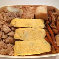 Snapdishの料理写真:四色弁当| 紅梅さん